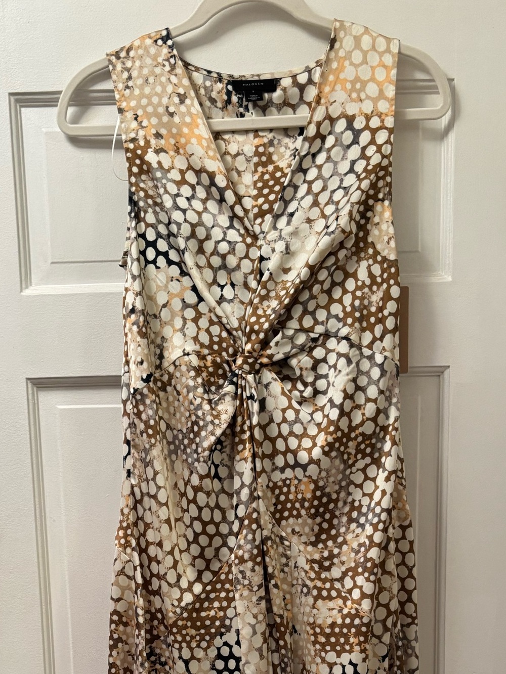 HALOGEN’S Elegant Golden Splash Beige Tan Black Dress
Size  Small